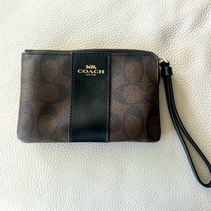 Brand new coach wristlet with ticket